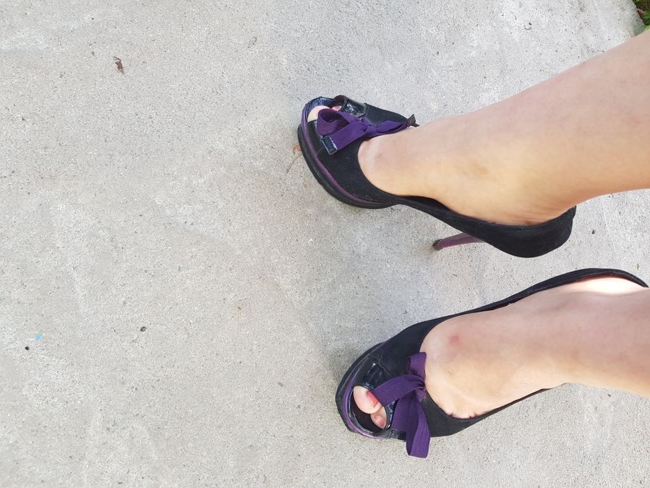 Продам балетки 40р  и туфли разные модели