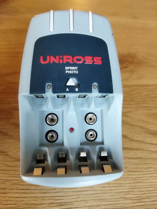 Зарядни за акумулаторни батерии АА,ААА