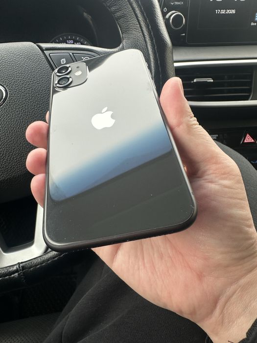 Продам Айфон 11, 64 гб