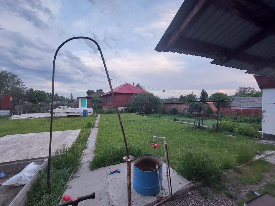 Продам дом в районе октябрьского, ближе к кафе "сочи"