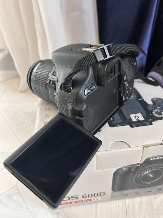 Фотоаппарат Canon EOS 600D