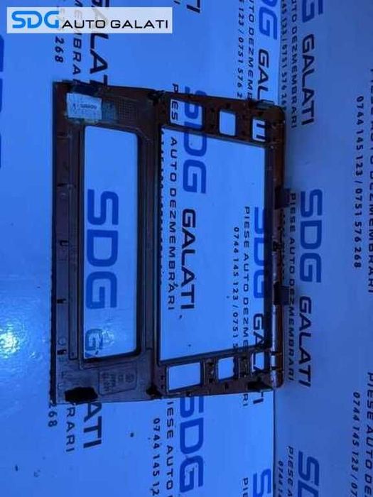 Rama Ornament Grila Mahon Climatronic CD Player Navigatie Skoda Superb 1 2002 - 2008 Cod 3U0858069H