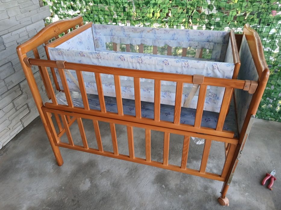 Продам детскую манежку