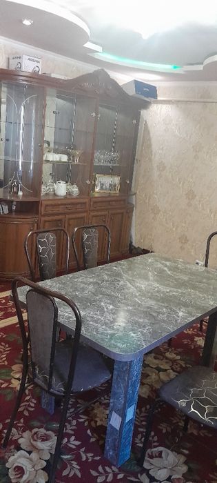 Стол и стулчик.  Таза.