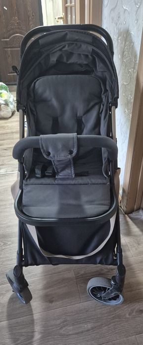 Продам коляску прогулочную