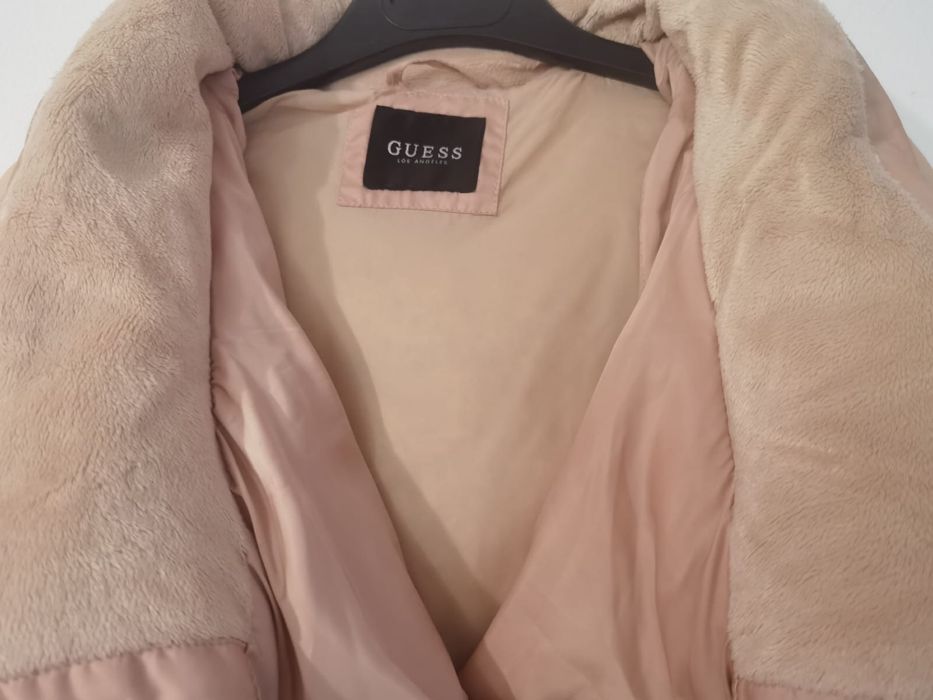 Geaca Guess cu puf