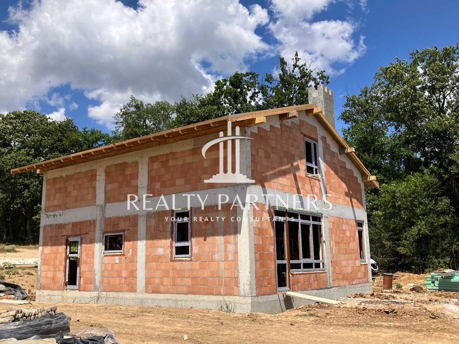 Къща с 3 спални, гараж и морски изглед – с. Приселци, обл. Варна