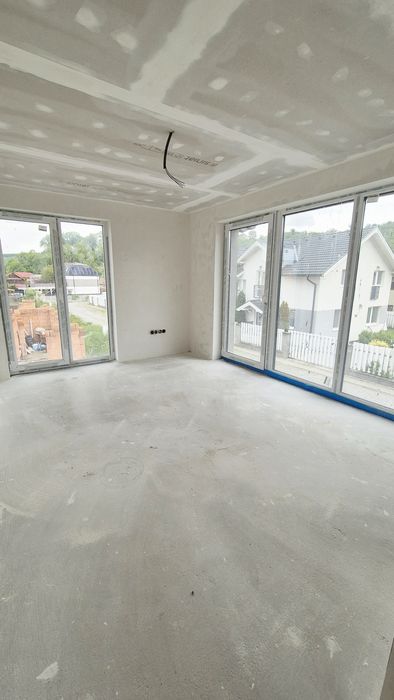 Case tip duplex  constructie premium - 117 mp utili + curte 250 mp Livezeni.  Se predau finisate. Str Subpadure Livezeni, Mures