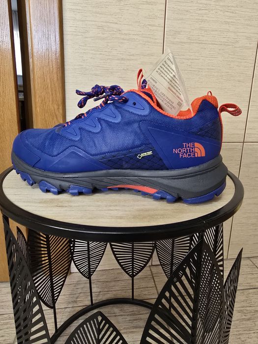 Bocanci munte, drumetie, trekking shoes North Face, marime 38.5