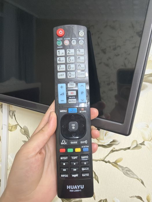 Продам  смарт телевизор LG