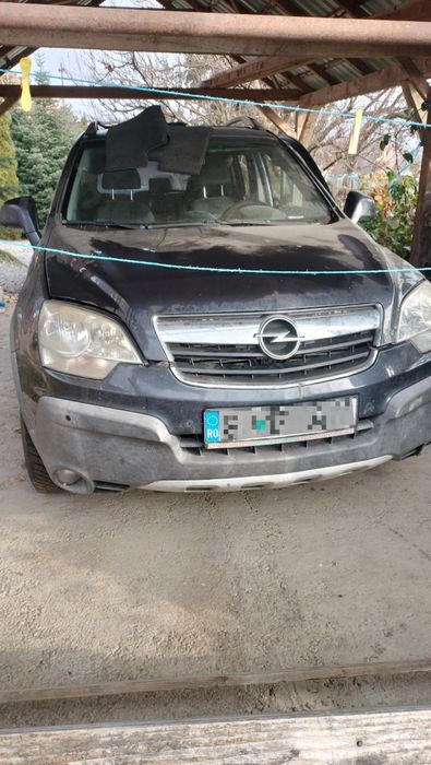 Vând Opel Antara lovită