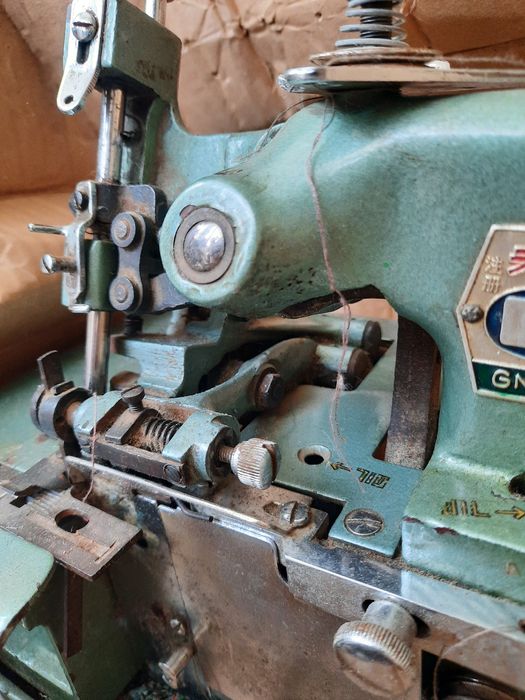 Продам оверлок GNI-2