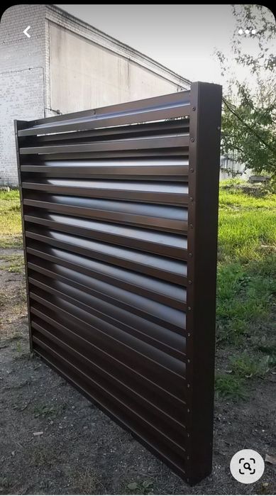 металлическийе заборы-жалюзи современно и надежно.