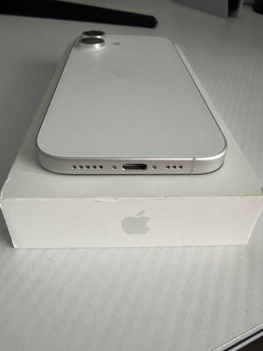 Iphone 16 128GB - в гаранция