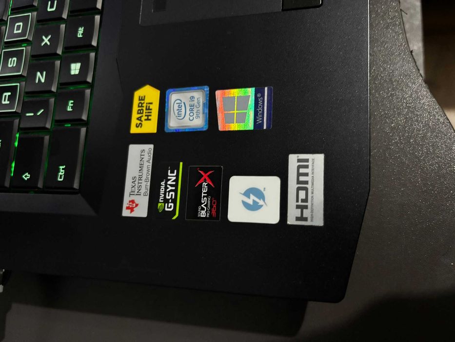 Мощен лаптоп за гейминг и работа i9 9900K, RTX 2060, 32GB RAM, 2TB SSD