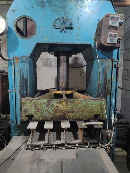 Gidralicheski Press 100 tonalik