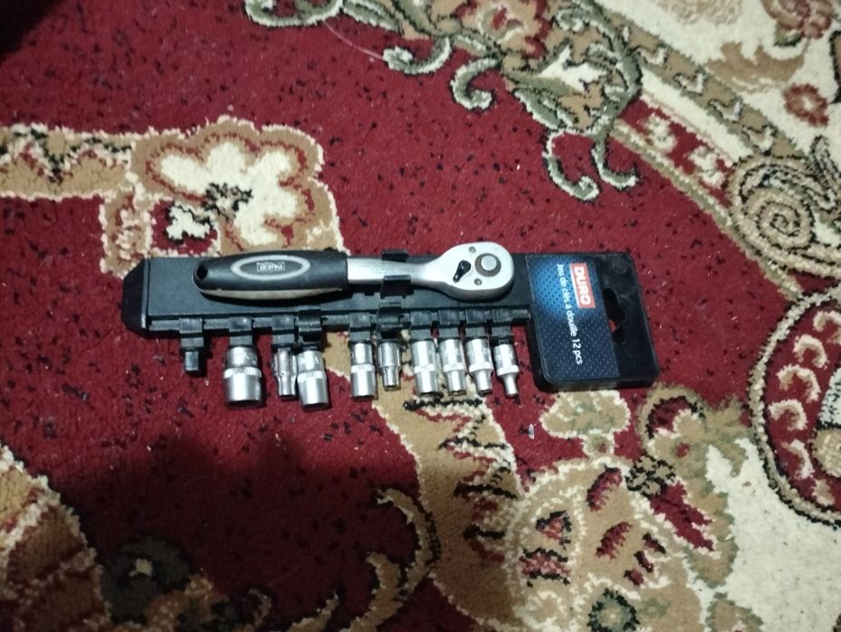 Două seturi tubulare