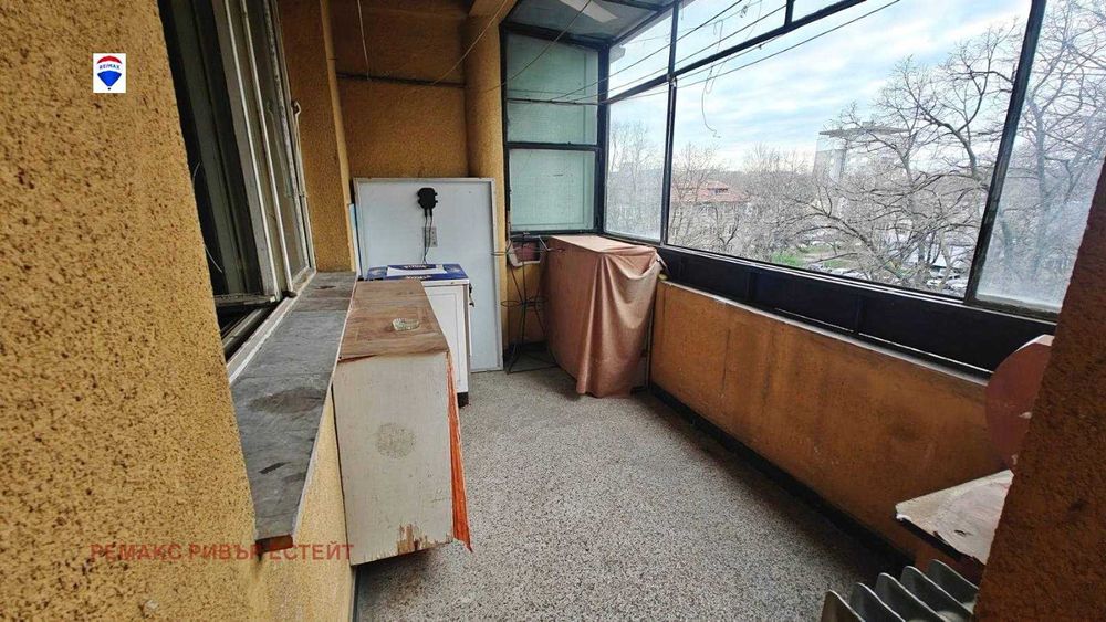 Продава се Четиристаен апартамент в Русе, Здравец - 99 кв.м за 613 €/кв.м - Снимка #11