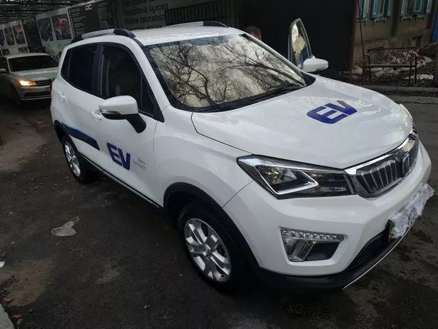 Электромобиль марки  CHANGAN CS15