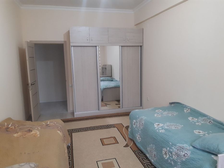 Продаётся 3х ком. кв. 96 квадратов,  на 1 этаже , метро Дустлик