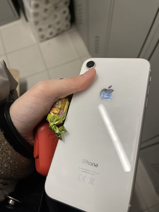 Iphone xr 45к тг (договорная)