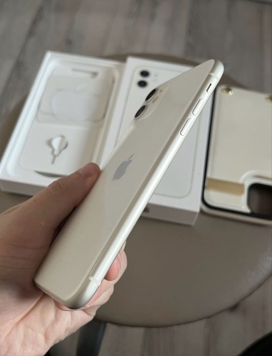 IPhone 11 128GB. White. В идеальном состоянии