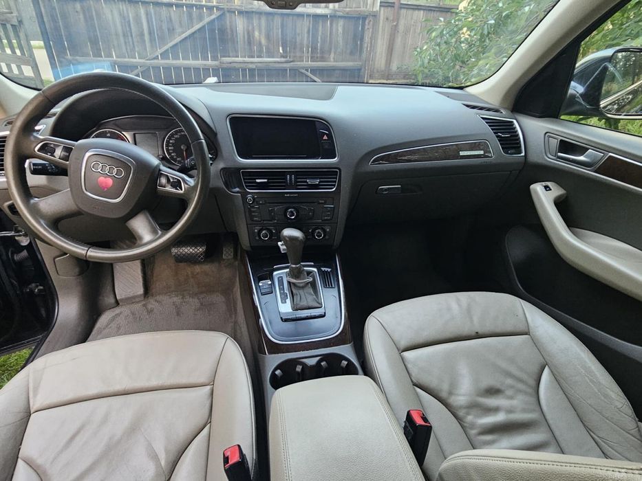 Vand    Audi     Q5.