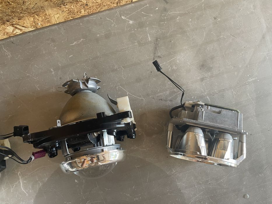 Lupă / Proiector Far Bi-Xenon Hella OEM -Audi A8 (⁠1YL 158695-01⁠) Modul Balast LED DRL Far Audi A8