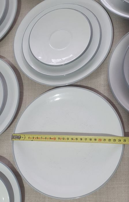 Vând set veselă 21 piese.