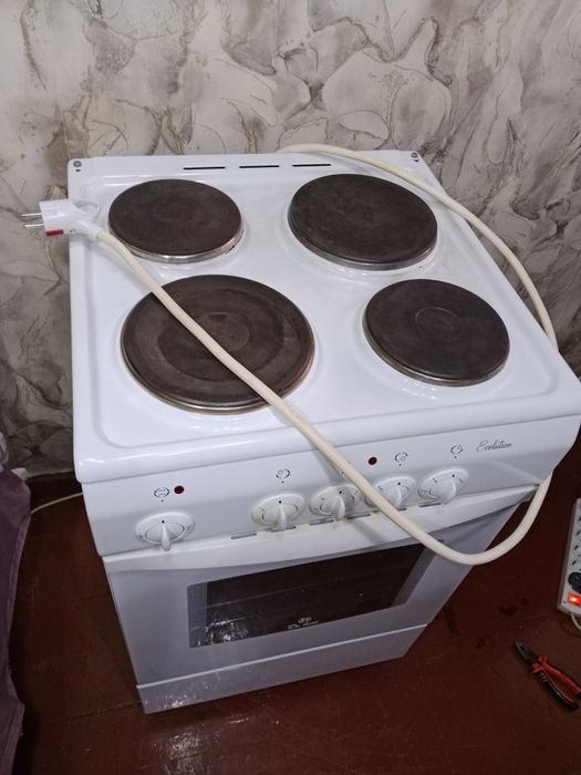 Продам электрическую плиту.
