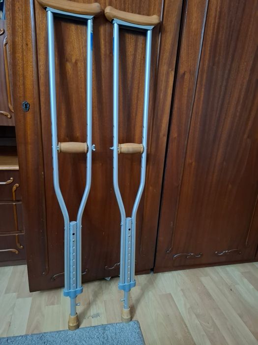 Продаются костыли