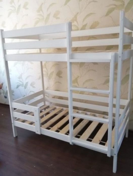 Продам детскую кровать + подарок