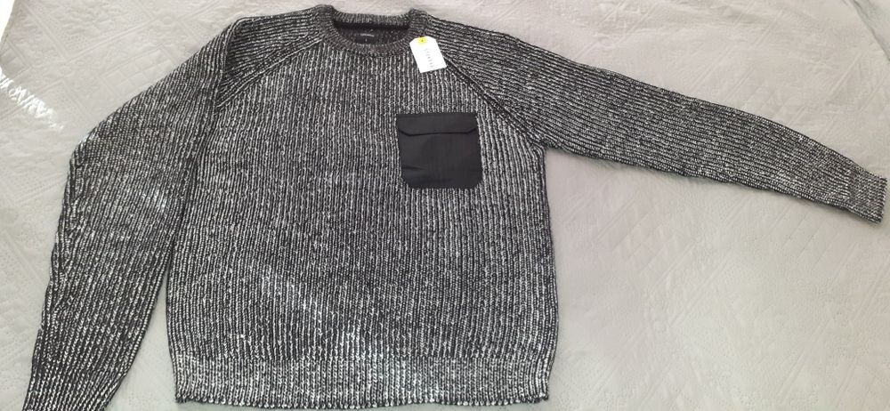 Мъжки вълнен пуловер
