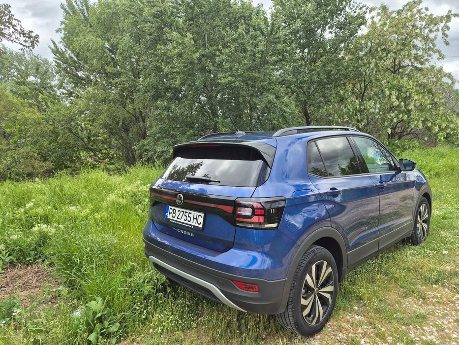 Фолксваген T-Cross TSI-110 к.с. Практически нов SUV-6300 км., гаранционен!