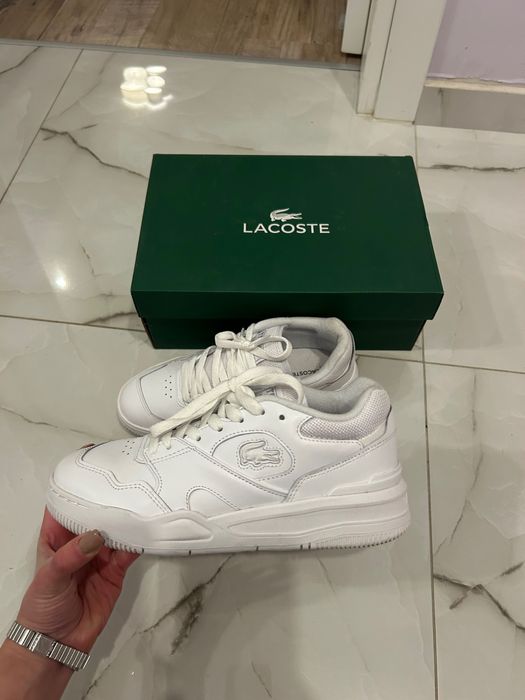 Обувки на Lacoste