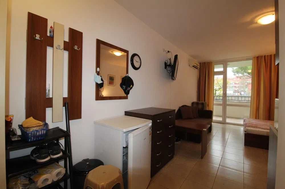 Дава се под наем Едностаен апартамент в к.к. Слънчев бряг - 36 кв.м за 255 € - Снимка #1