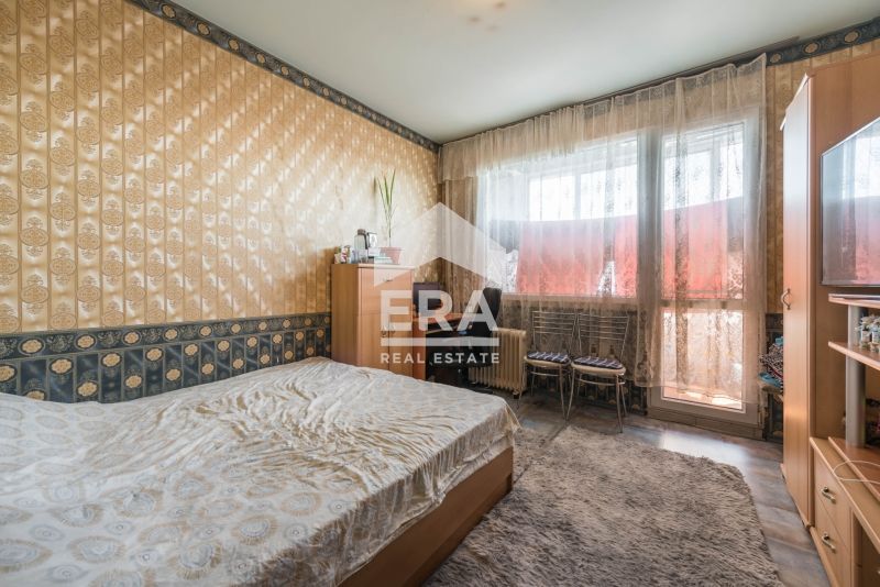 Двустаен, ексклузивен, южен апартамент за продажба, в кв. Младост, Вар