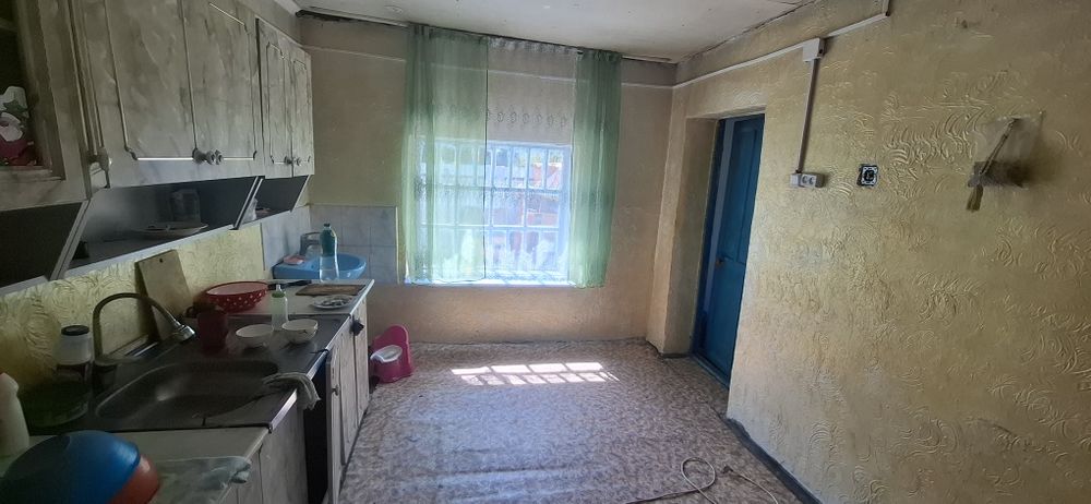 Продаётся дом 6 комнат Мира 27