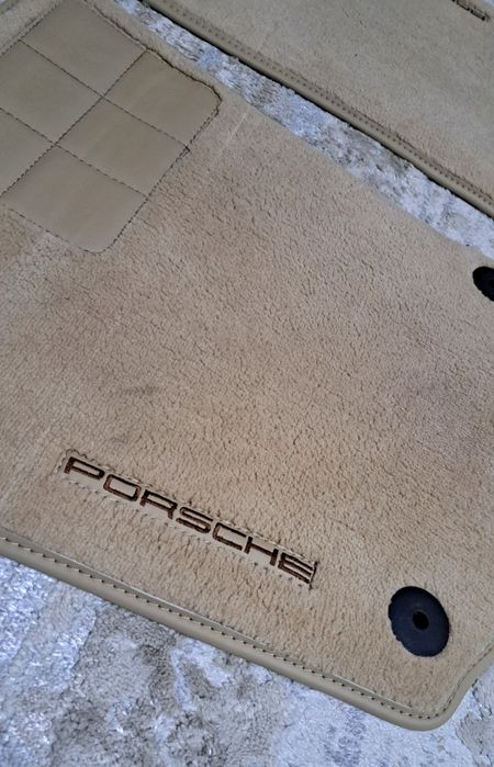 Оригинальные коврики на Порше Панамеру.