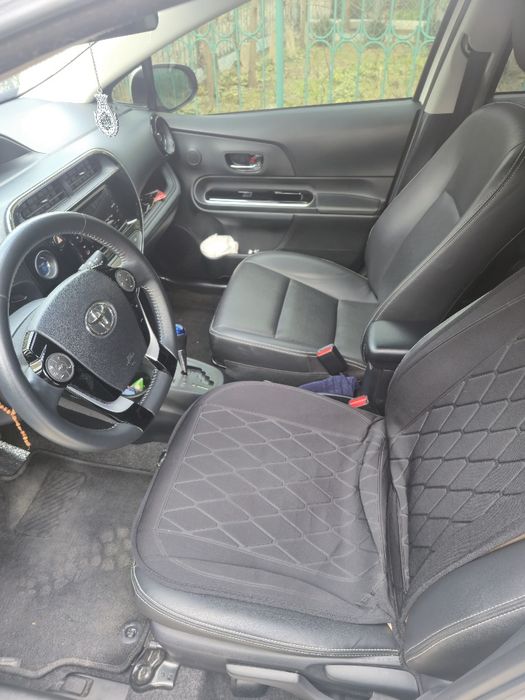 Toyota priusC Tozza SROCHNA Sotiladi
