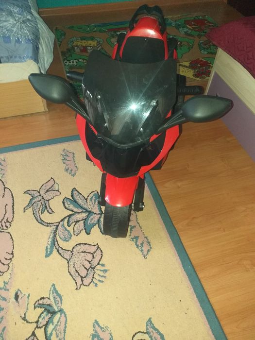 Акумулаторен мотор