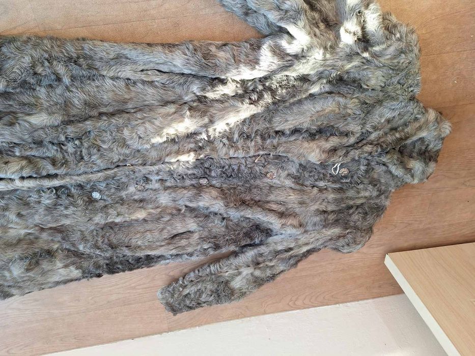 Сиво дълго дамско палто