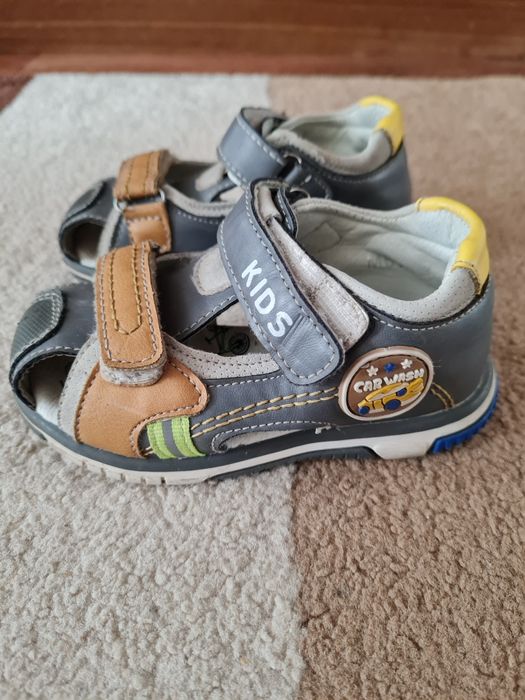 Продам детскую обувь,разное.