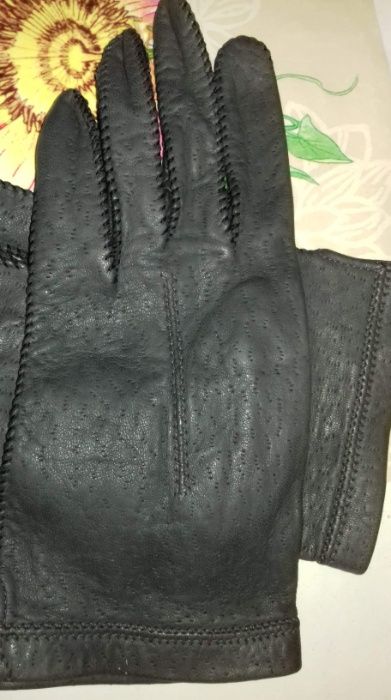 Mănuși din piele