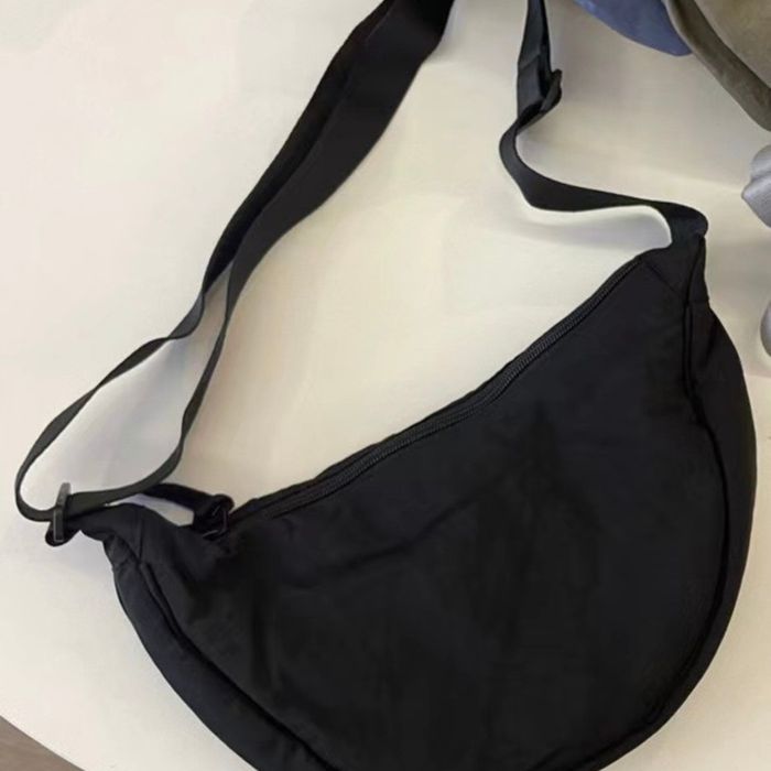 Сумка «бананка» через плечо