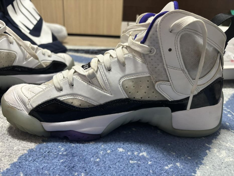 Продавам Nike air jordan jump two trey