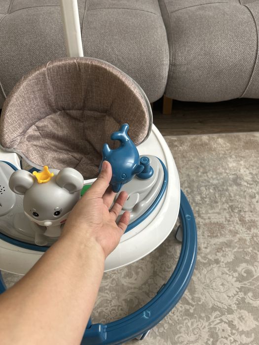 Ходунок для первых шагов малыша