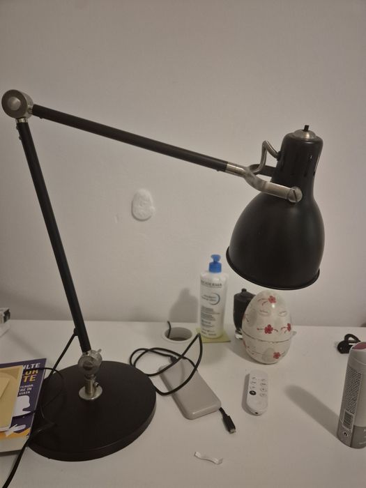 Vand veioza in stare buna. Doar livrare personala