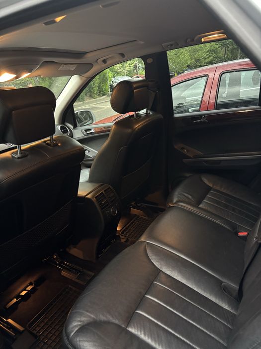Mercedes ML 320CDI ,Autoutilitara 5 locuri ,km reali