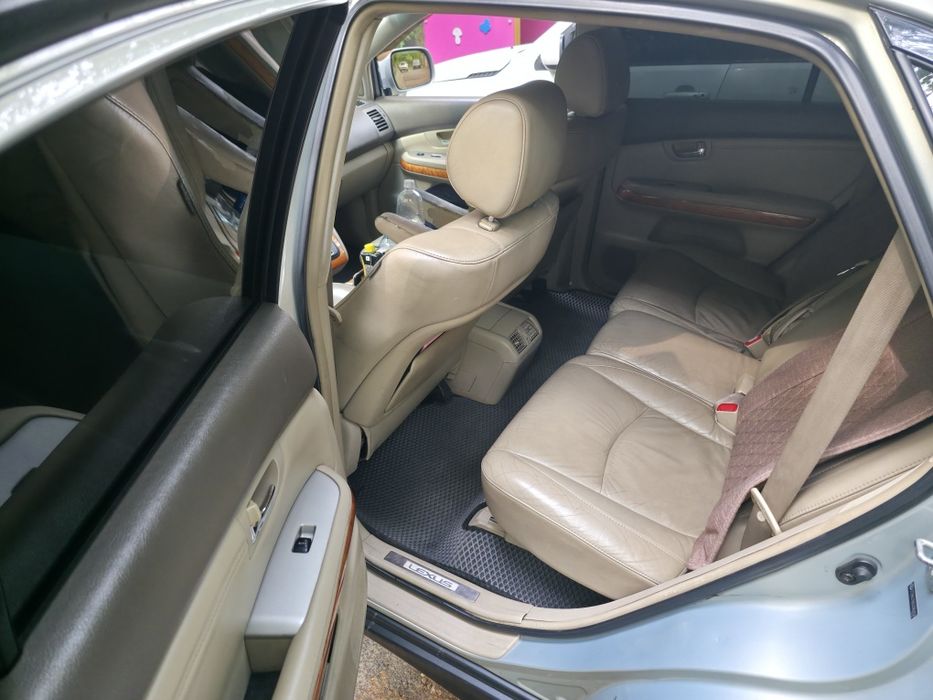 Продается авто Lexus RX330 рестайлинг